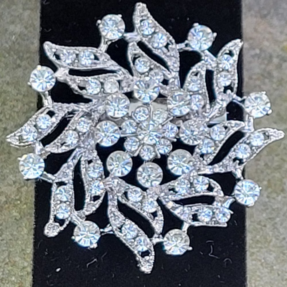 Round Flower Brooch with Clear Crystals
